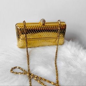Cache Gold Chain Clutch